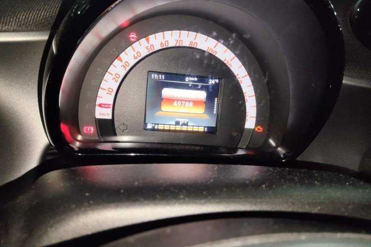 Used smart fortwo 2018 0.9T 66kW Hardtop Pioneer Edition China V Emission Standard Odometer Close Up