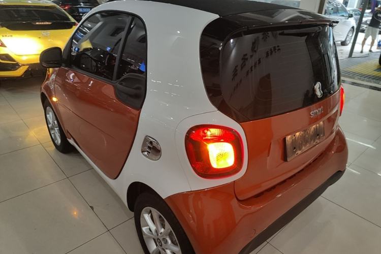 Used smart fortwo 2018 1.0L 52kW Hardtop Dynamic Version China V Rear Left 45 Deg