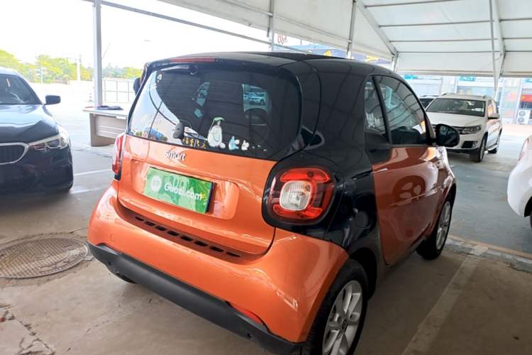 Used smart fortwo 2018 1.0L 52kW Hardtop Dynamic Version China V Rear Right 45 Deg