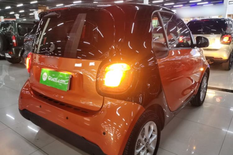 Used smart fortwo 2018 1.0L 52kW Hardtop Dynamic Version China V Rear Right 45 Deg