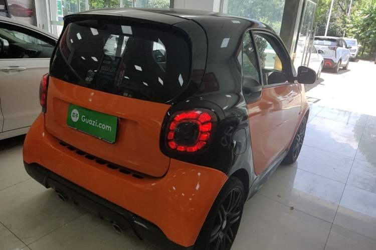 Used smart fortwo 2018 1.0L 52kW Hardtop Passion Edition China V Standard Rear Right 45 Deg