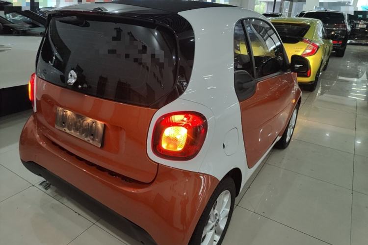 Used smart fortwo 2018 1.0L 52kW Hardtop Dynamic Version China V Rear Right 45 Deg