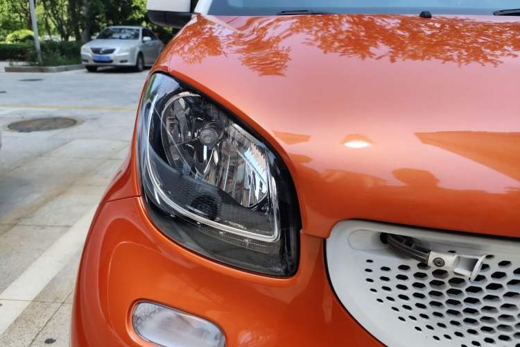 Used smart fortwo 2018 1.0L 52kW Hardtop Passion Edition China V Standard Right Front Headlight