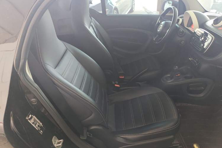 Used smart fortwo 2018 1.0L 52kW Hardtop Dynamic Version China V Right Front Seat