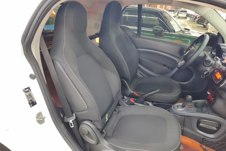 Used smart fortwo 2018 1.0L 52kW Hardtop Passion Edition China V Standard Right Front Seat