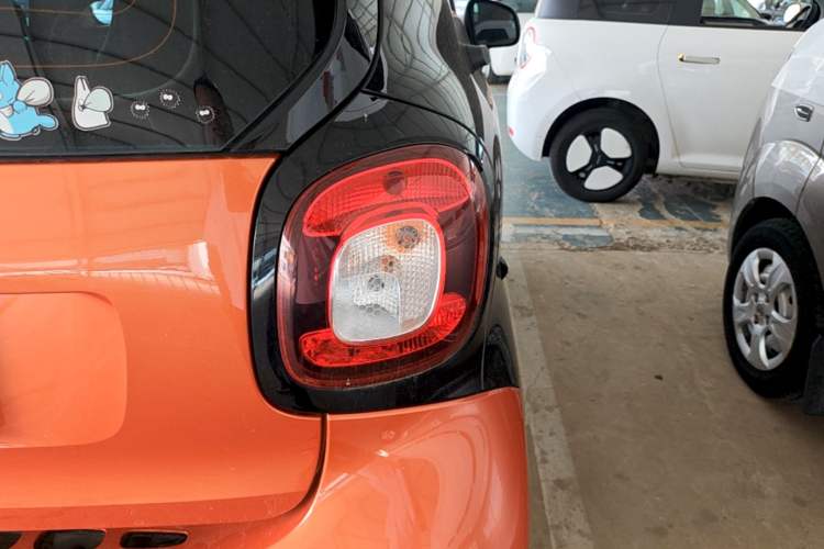 Used smart fortwo 2018 1.0L 52kW Hardtop Dynamic Version China V Right Rear Taillight