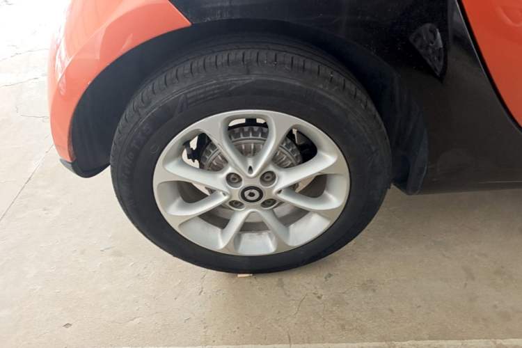 Used smart fortwo 2018 1.0L 52kW Hardtop Dynamic Version China V Right Rear Wheel Hub