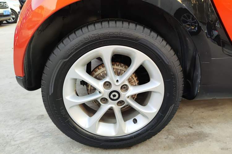 Used smart fortwo 2018 1.0L 52kW Hardtop Dynamic Version China V Right Rear Wheel Hub