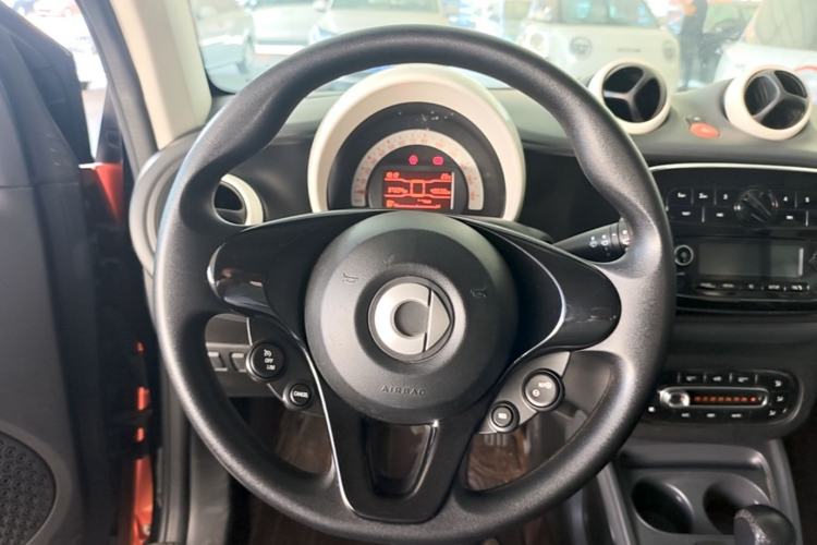Used smart fortwo 2018 1.0L 52kW Hardtop Dynamic Version China V Steering Wheel