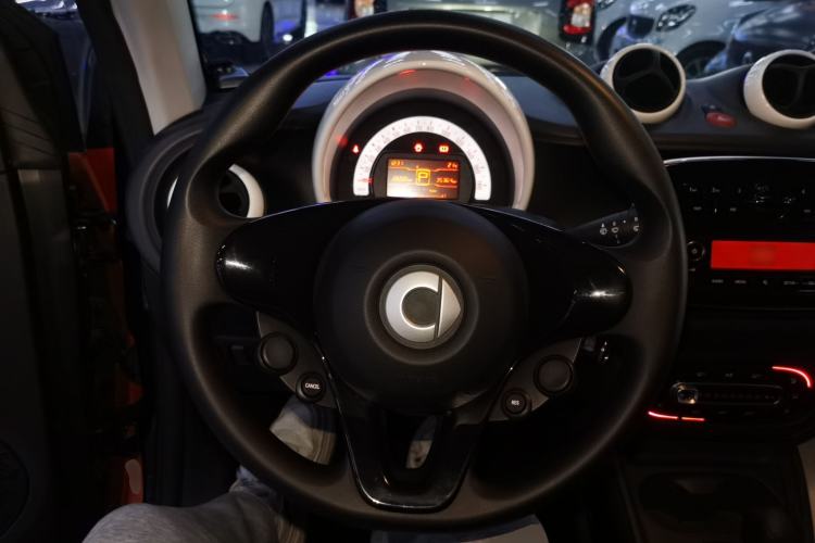 Used smart fortwo 2018 1.0L 52kW Hardtop Dynamic Version China V Steering Wheel