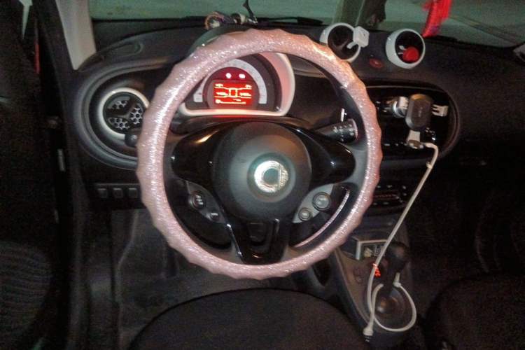 Used smart fortwo 2018 1.0L 52kW Hardtop Dynamic Version China V Steering Wheel