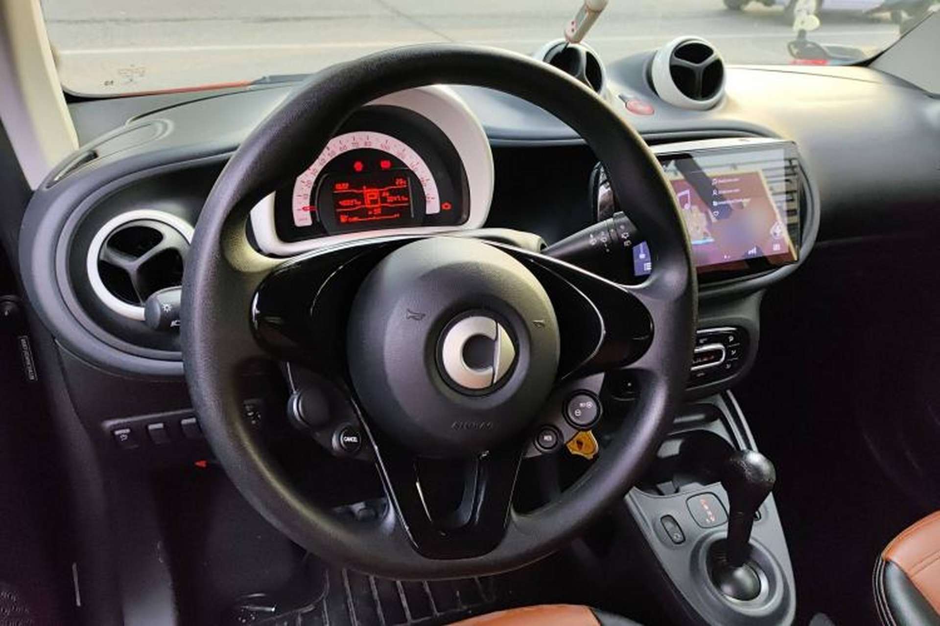 Used smart fortwo 2018 1.0L 52kW Hardtop Dynamic Version China V Steering Wheel