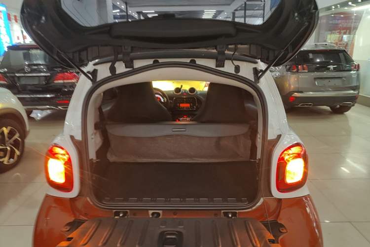 Used smart fortwo 2018 1.0L 52kW Hardtop Dynamic Version China V Trunk