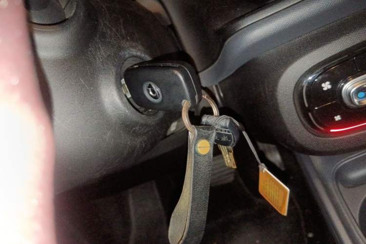 Used smart fortwo 2018 1.0L 52kW Hardtop Dynamic Version China V Vehicle Key