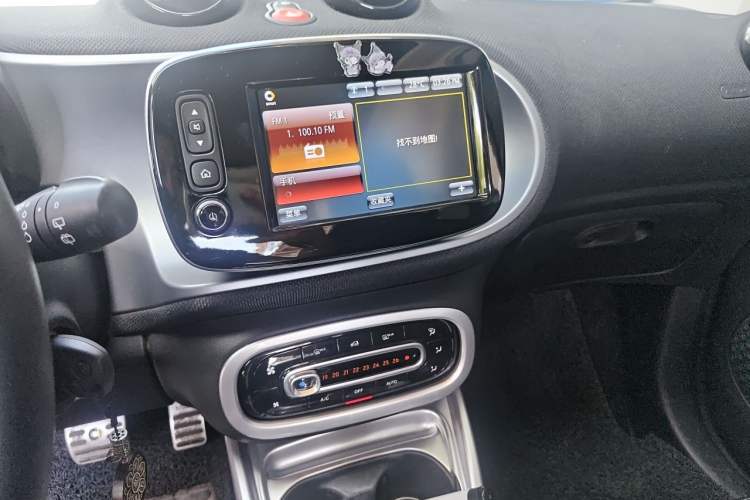 Used smart fortwo 2018 0.9T 66kW Hardtop Pioneer Edition China V Emission Standard Audio And AC Panel