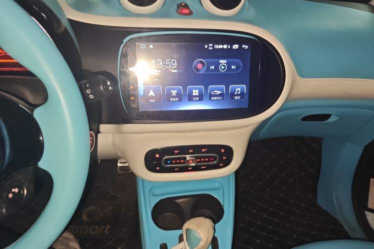 Used smart fortwo 2018 1.0L 52kW Hardtop Dynamic Version China V Audio And AC Panel