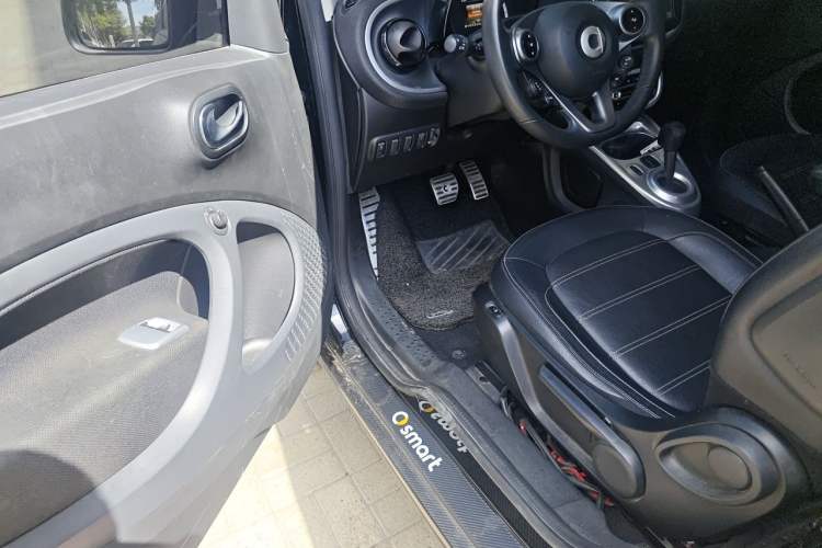 Used smart fortwo 2018 0.9T 66kW Hardtop Pioneer Edition China V Emission Standard Driver Seat