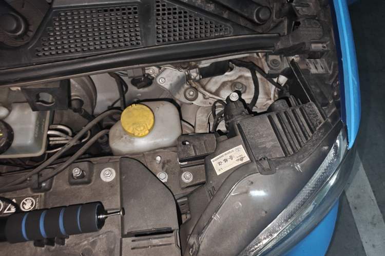 Used smart fortwo 2018 1.0L 52kW Hardtop Dynamic Version China V Engine Bay Left