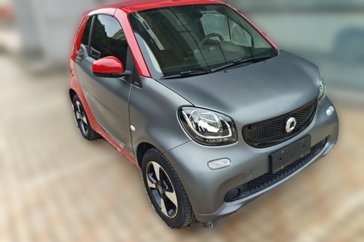 Used smart fortwo 2018 1.0L 52kW Convertible Passion Edition China V Standard Front Right 45 Deg