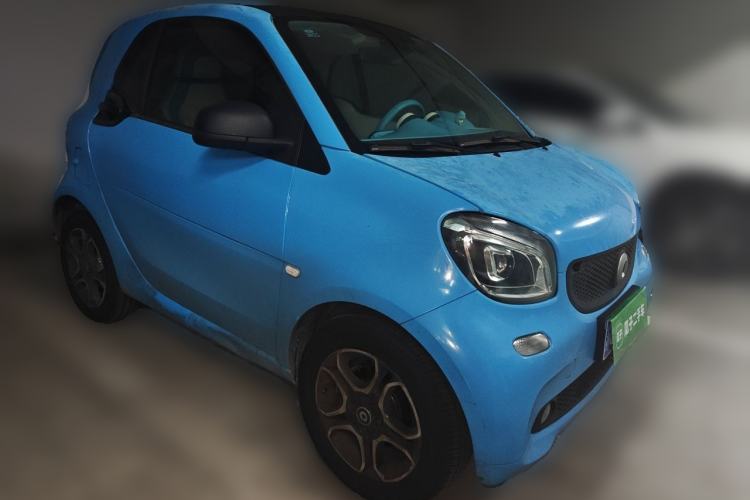 Used smart fortwo 2018 1.0L 52kW Hardtop Dynamic Version China V Front Right 45 Deg