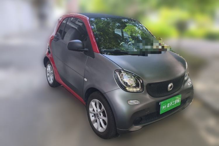 Used smart fortwo 2018 1.0L 52kW Hardtop Dynamic Version China V Front Right 45 Deg