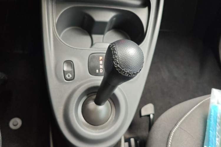 Used smart fortwo 2018 1.0L 52kW Convertible Passion Edition China V Standard Gear Lever