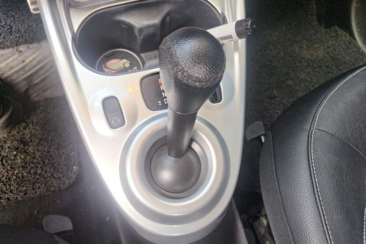 Used smart fortwo 2018 0.9T 66kW Hardtop Pioneer Edition China V Emission Standard Gear Lever