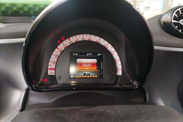 Used smart fortwo 2018 1.0L 52kW Hardtop Passion Edition China V Standard Instrument Cluster