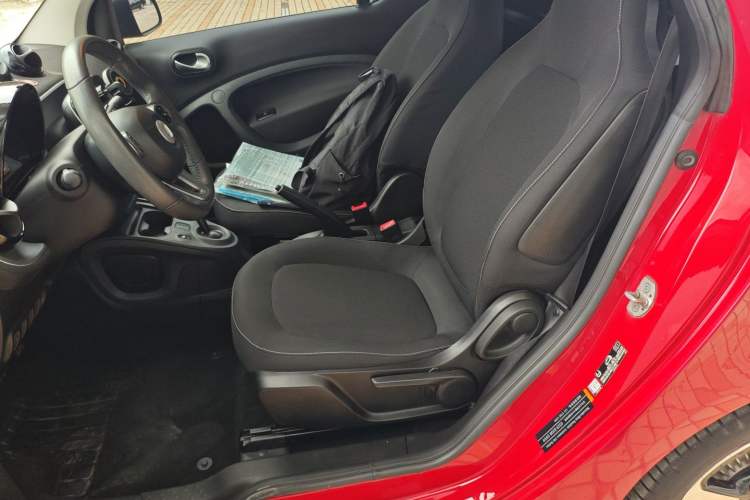 Used smart fortwo 2018 1.0L 52kW Convertible Passion Edition China V Standard Left Front Seat