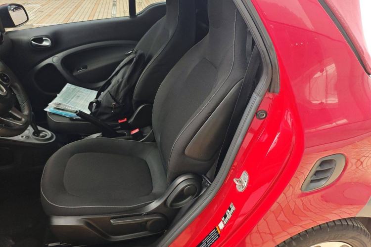 Used smart fortwo 2018 1.0L 52kW Convertible Passion Edition China V Standard Left Rear Seat