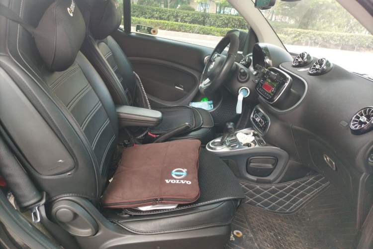 Used smart fortwo 2018 1.0L 52kW Hardtop Passion Edition China V Standard Left Rear Seat
