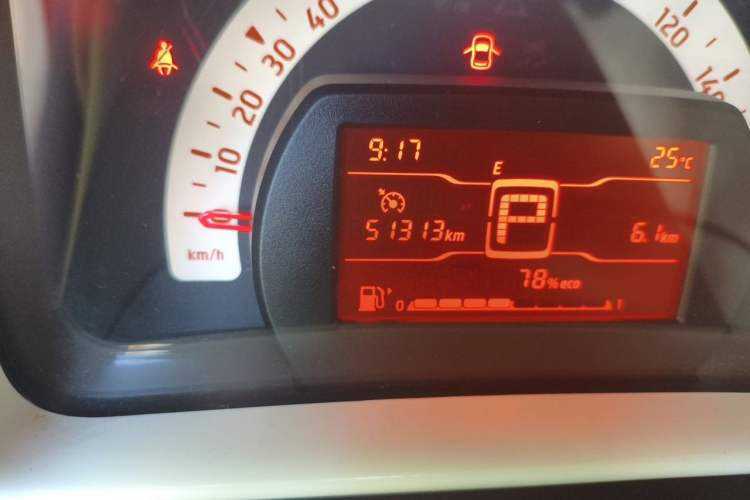 Used smart fortwo 2018 1.0L 52kW Hardtop Dynamic Version China V Odometer Close Up