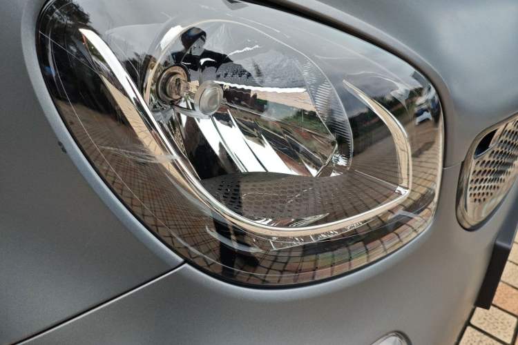 Used smart fortwo 2018 1.0L 52kW Convertible Passion Edition China V Standard Right Front Headlight