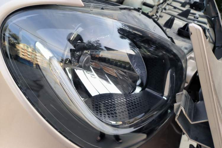 Used smart fortwo 2018 1.0L 52 kW Yaojin Special Edition China V Standard Right Front Headlight