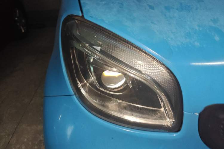 Used smart fortwo 2018 1.0L 52kW Hardtop Dynamic Version China V Right Front Headlight