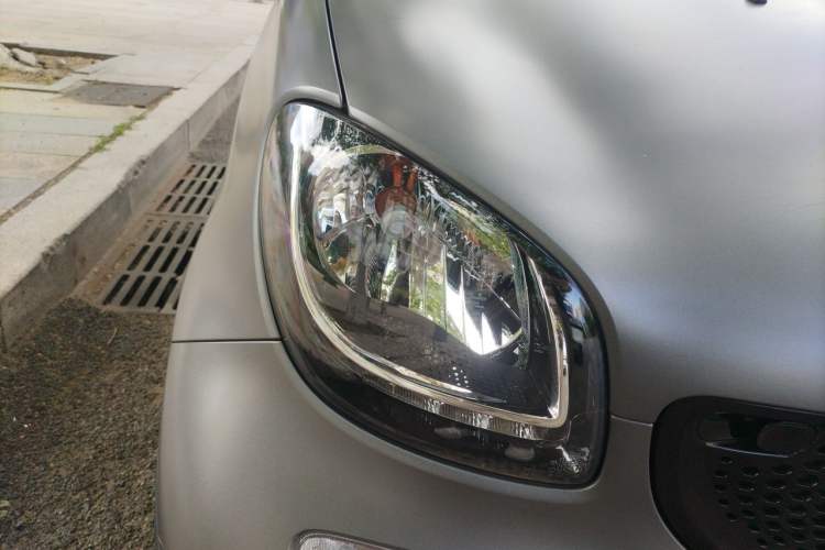Used smart fortwo 2018 1.0L 52kW Hardtop Passion Edition China V Standard Right Front Headlight
