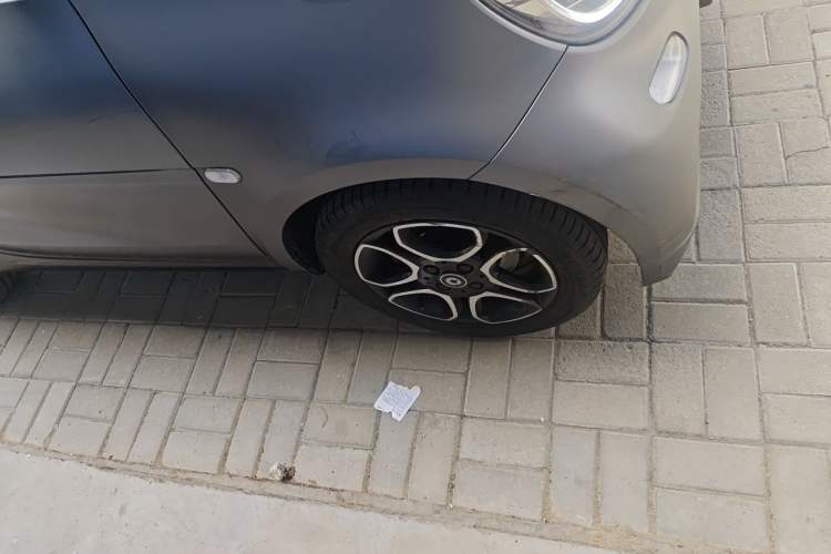 Used smart fortwo 2018 0.9T 66kW Hardtop Pioneer Edition China V Emission Standard Right Front Wheel Hub
