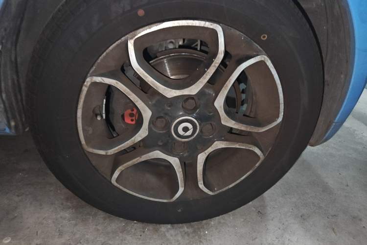 Used smart fortwo 2018 1.0L 52kW Hardtop Dynamic Version China V Right Front Wheel Hub