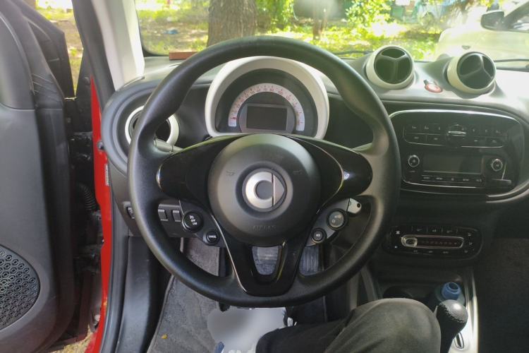 Used smart fortwo 2018 1.0L 52kW Hardtop Dynamic Version China V Steering Wheel