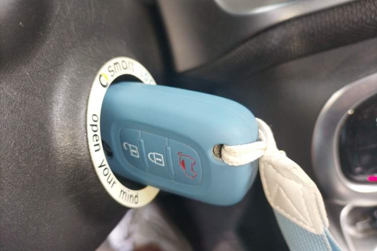 Used smart fortwo 2018 1.0L 52kW Hardtop Passion Edition China V Standard Vehicle Key