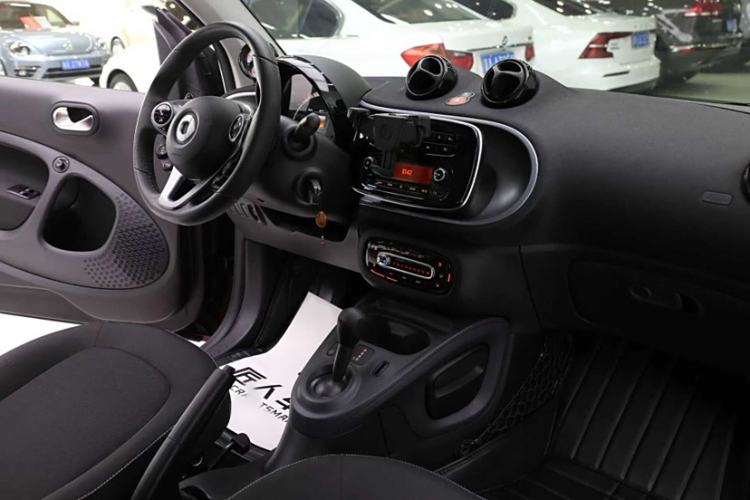 Used smart fortwo 2018 1.0L 52 kW 20th Anniversary Special Edition China V Audio And AC Panel