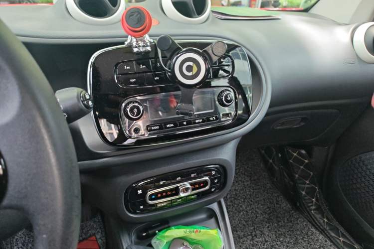 Used smart fortwo 2018 1.0L 52kW Hardtop Dynamic Version China V Audio And AC Panel