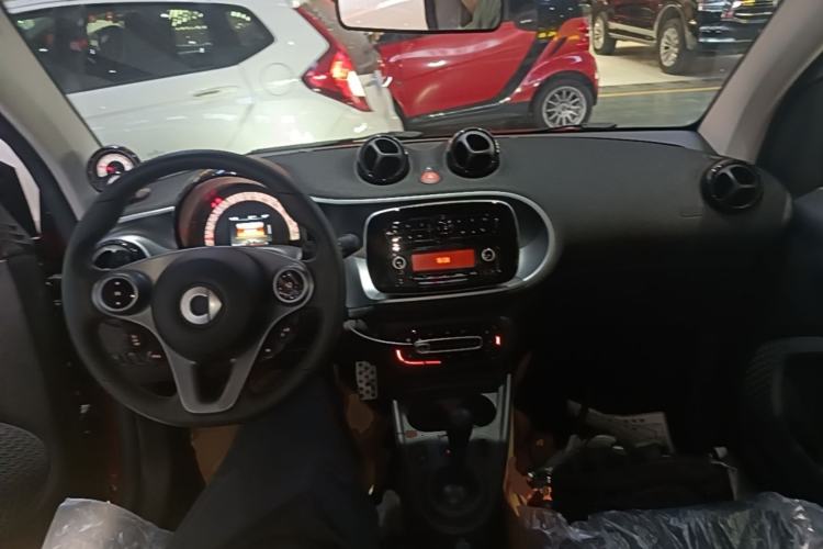 Used smart fortwo 2018 1.0L 52 kW 20th Anniversary Special Edition China V Center Console