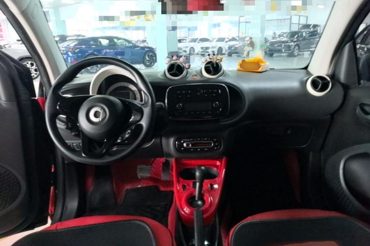 Used smart fortwo 2018 1.0L 52kW Hardtop Dynamic Version China V Center Console