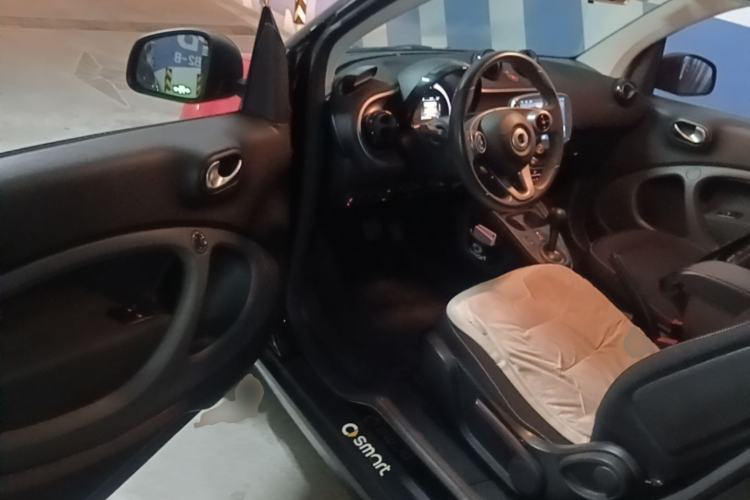 Used smart fortwo 2018 1.0L 52kW Hardtop Passion Edition China V Standard Driver Seat