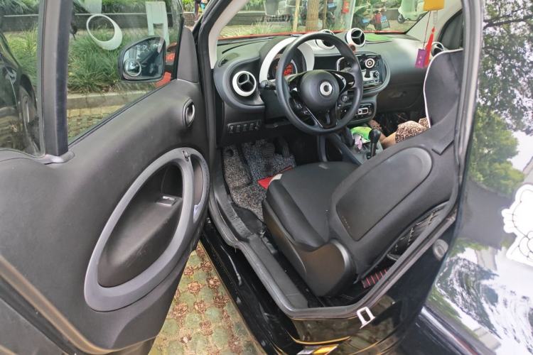 Used smart fortwo 2018 1.0L 52kW Hardtop Dynamic Version China V Driver Seat
