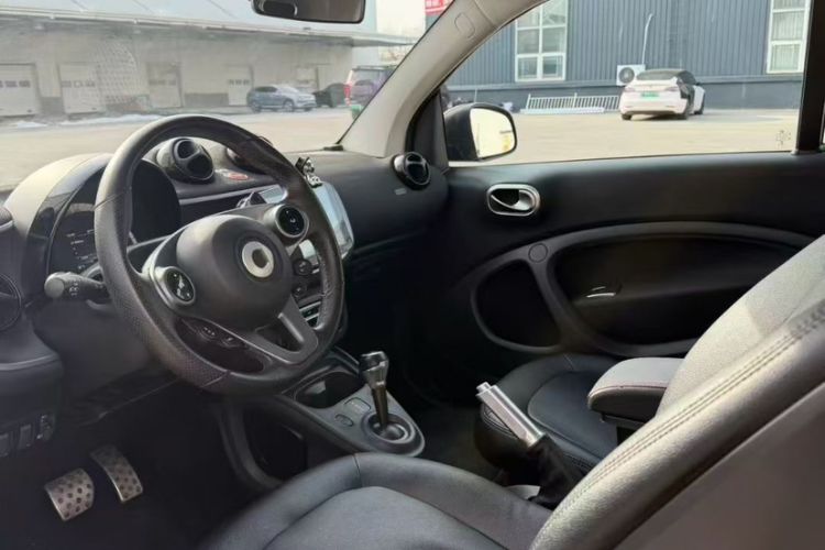 Used smart fortwo 2018 1.0L 52 kW 20th Anniversary Special Edition China V Exterior 5
