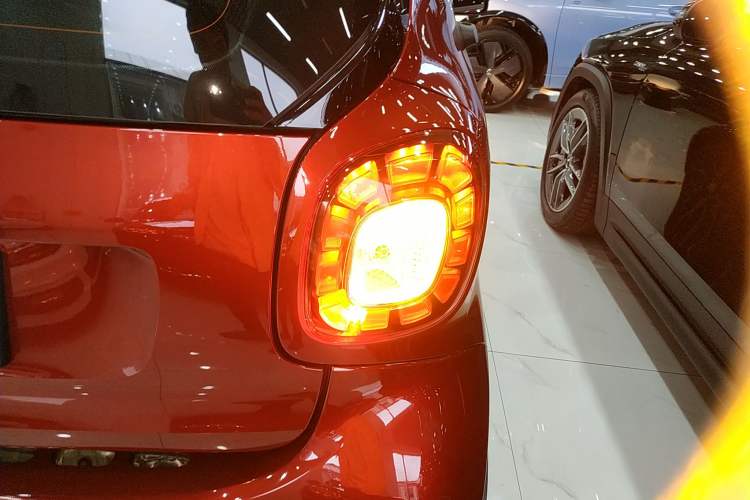 Used smart fortwo 2018 1.0L 52 kW 20th Anniversary Special Edition China V Exterior 6