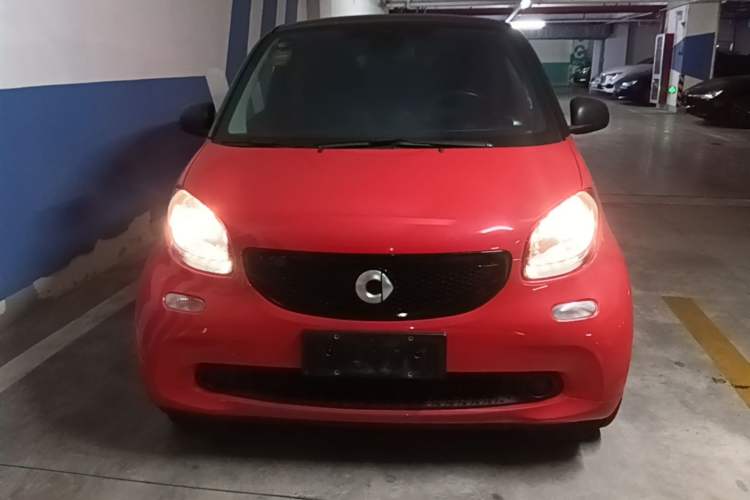Used smart fortwo 2018 1.0L 52kW Hardtop Passion Edition China V Standard Front