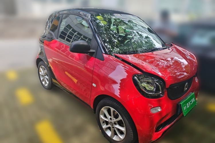 Used smart fortwo 2018 1.0L 52kW Hardtop Dynamic Version China V Front Right 45 Deg